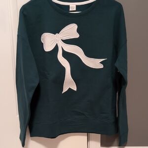 Women’s Teal Bow Appliqué Crewneck Sweater - Classic Casual
